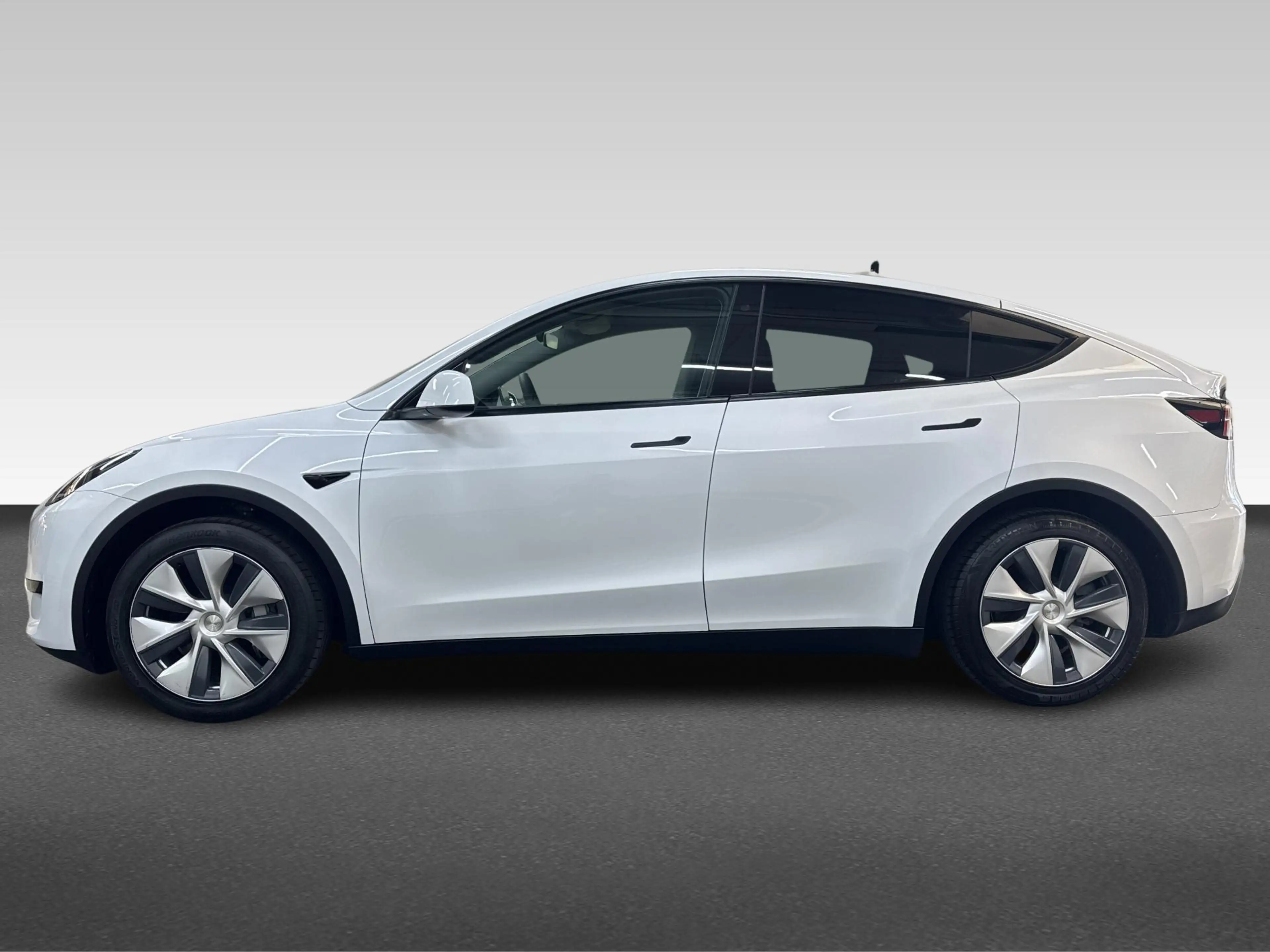 Tesla Model Y RWD 58 kWh — photo 2