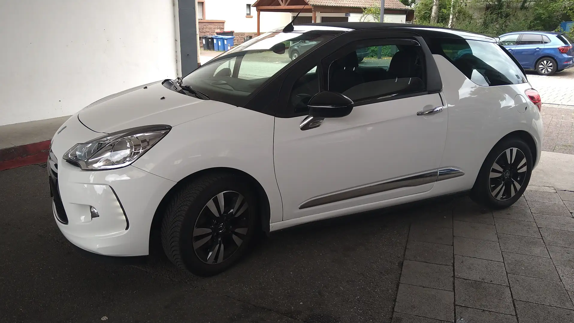 Citroen DS3 1,2 Cabrio Weiß - 1