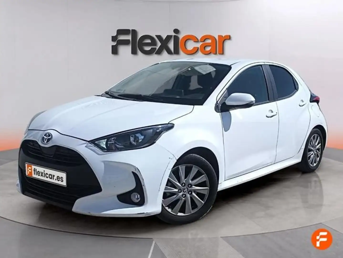 Toyota Yaris 120H 1.5 Style Plus Blanco - 2