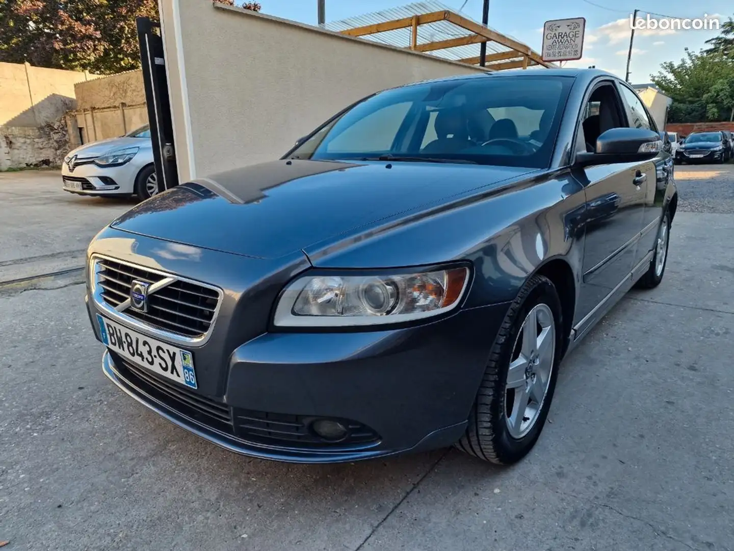 Volvo S40 1.6d 110ch momentum Gris - 1