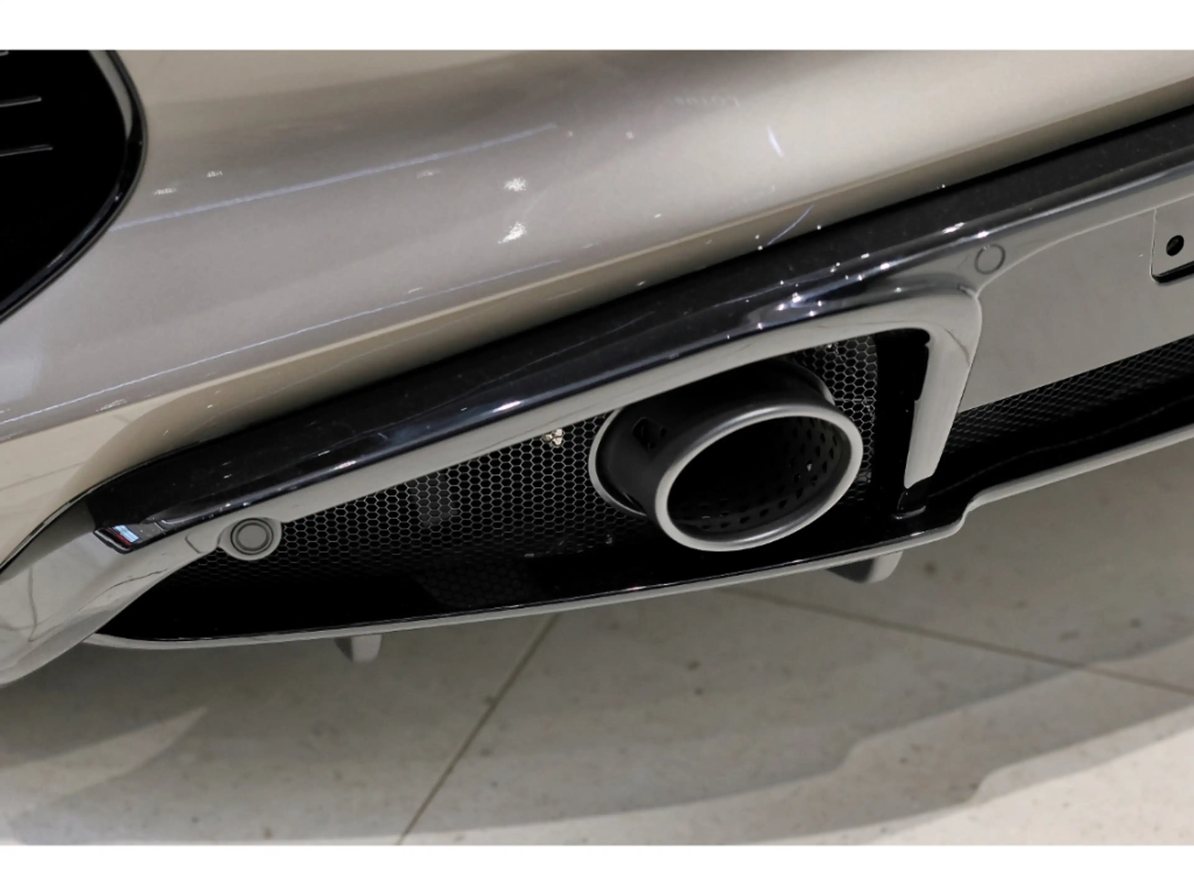 Lotus Emira Turbo SE KEF Premium Audi, Extended co-driver pack — photo 7