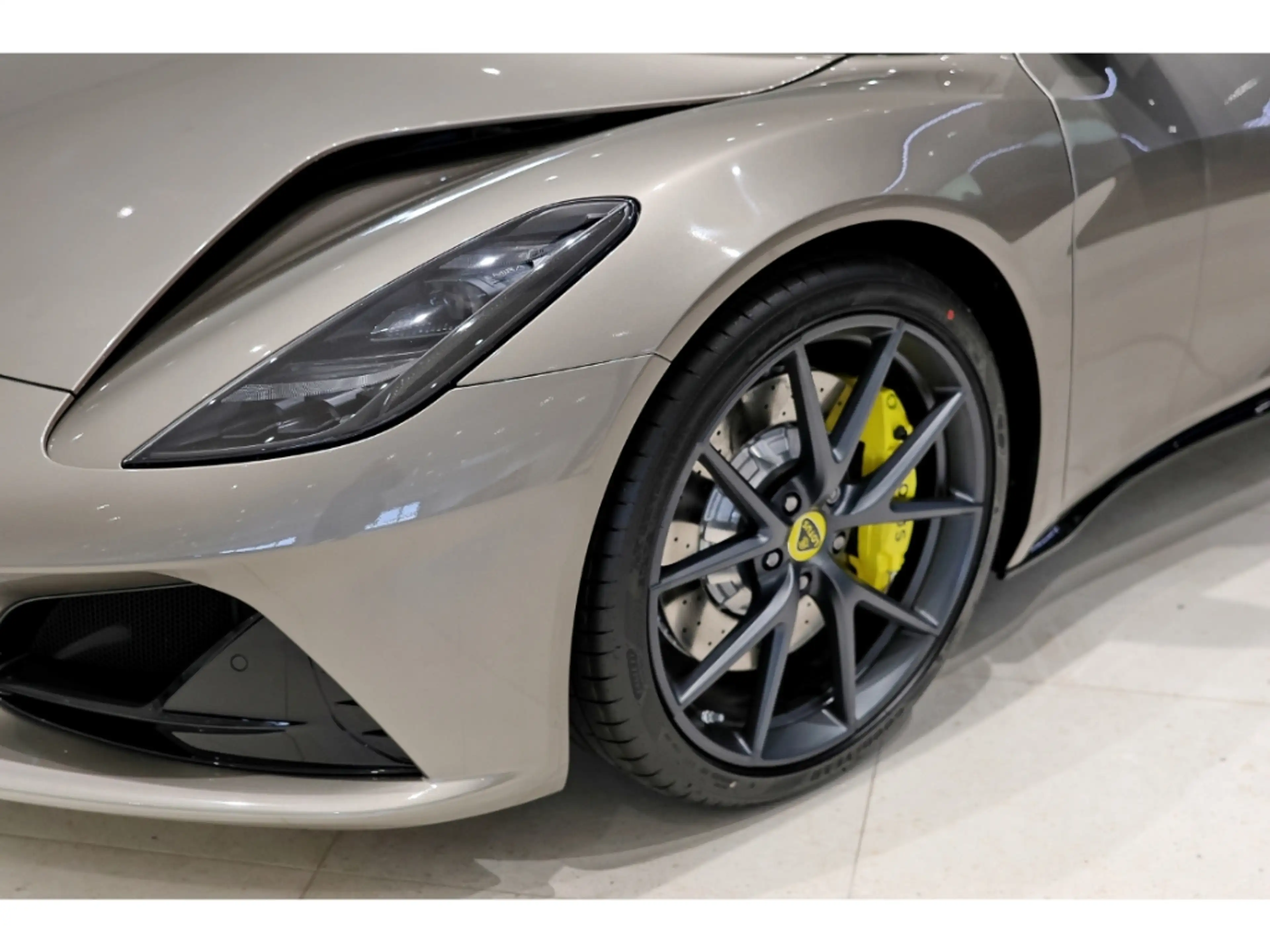 Lotus Emira Turbo SE KEF Premium Audi, Extended co-driver pack — photo 2