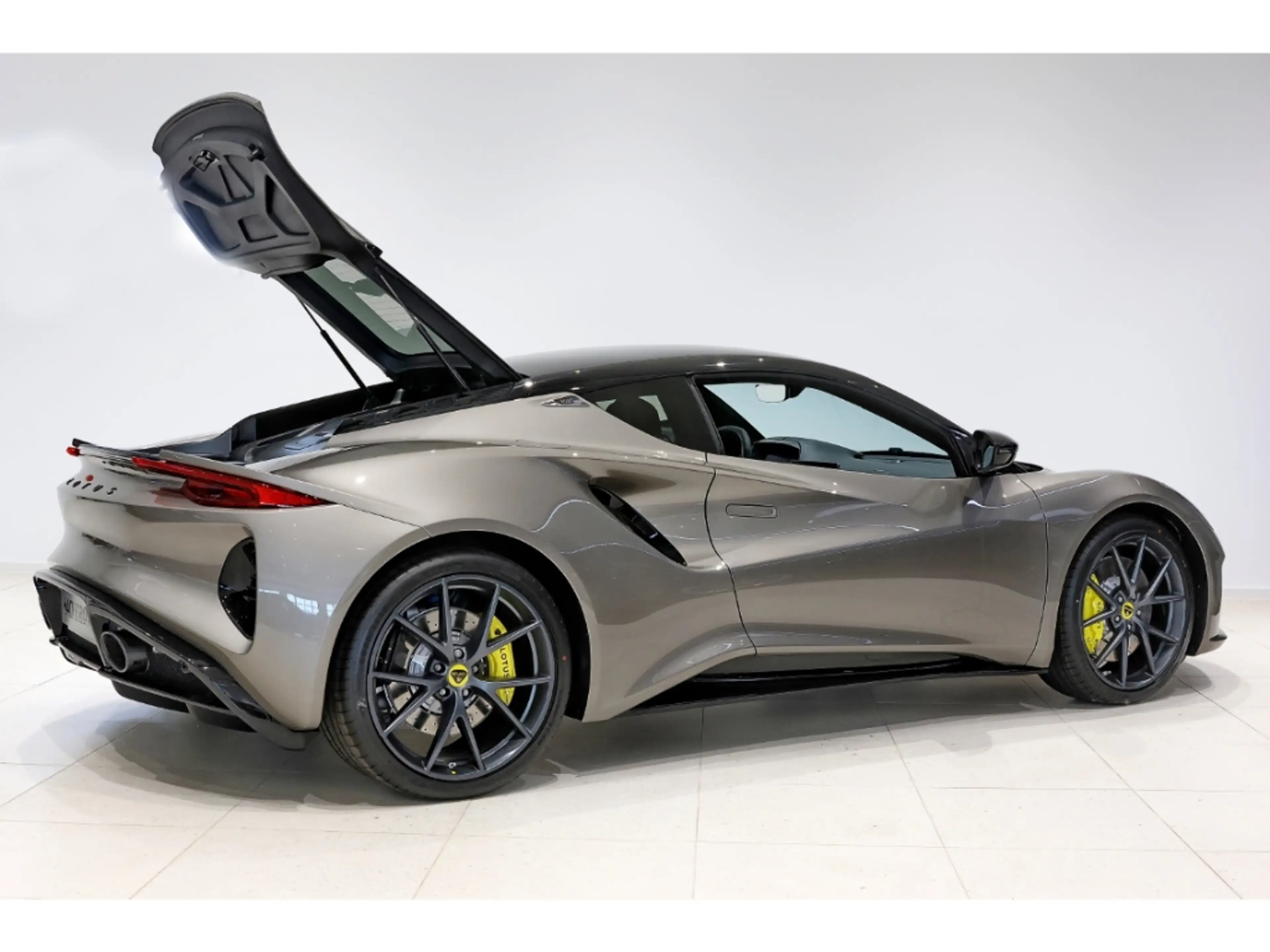 Lotus Emira Turbo SE KEF Premium Audi, Extended co-driver pack — photo 3