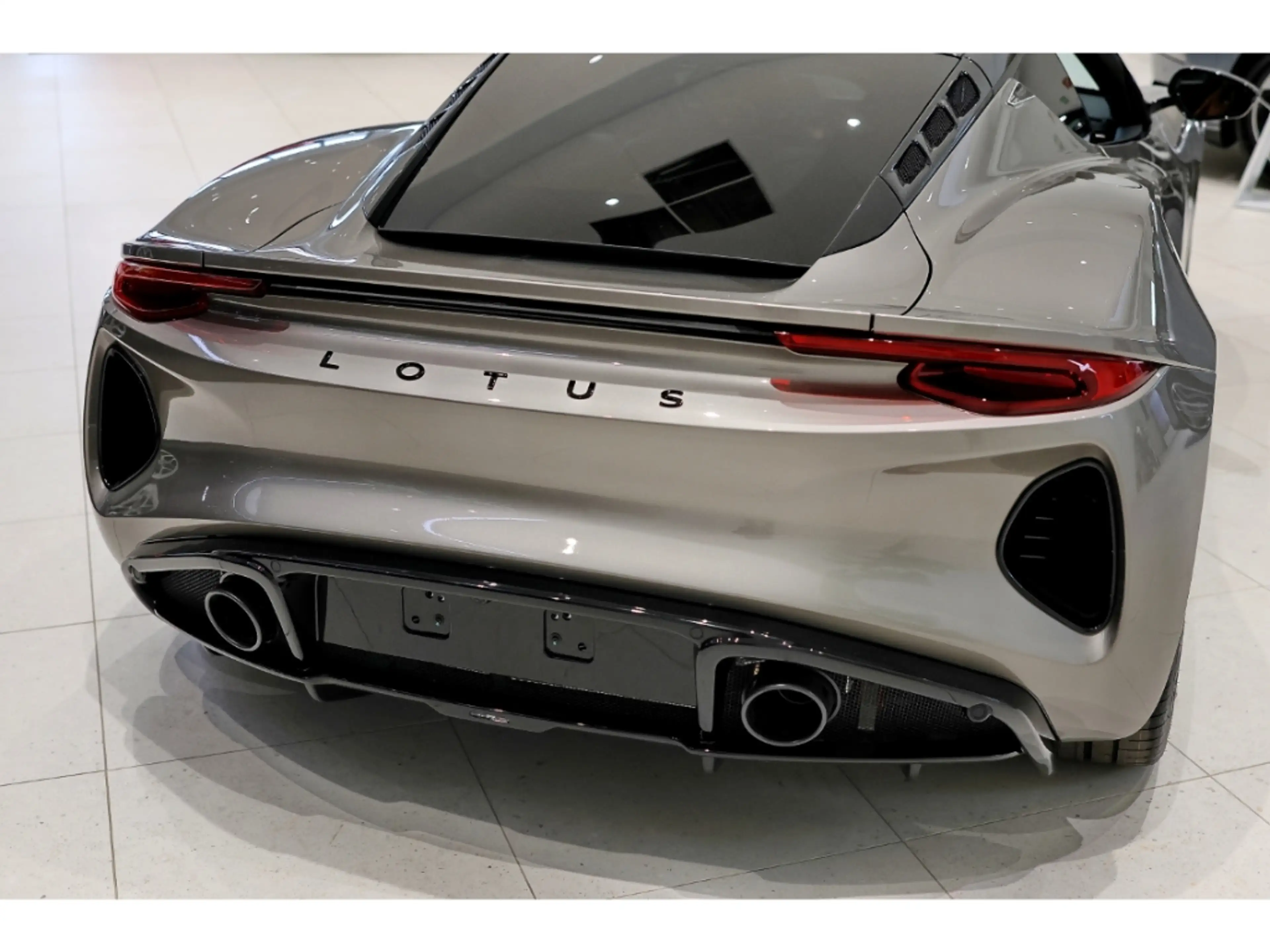 Lotus Emira Turbo SE KEF Premium Audi, Extended co-driver pack — photo 4