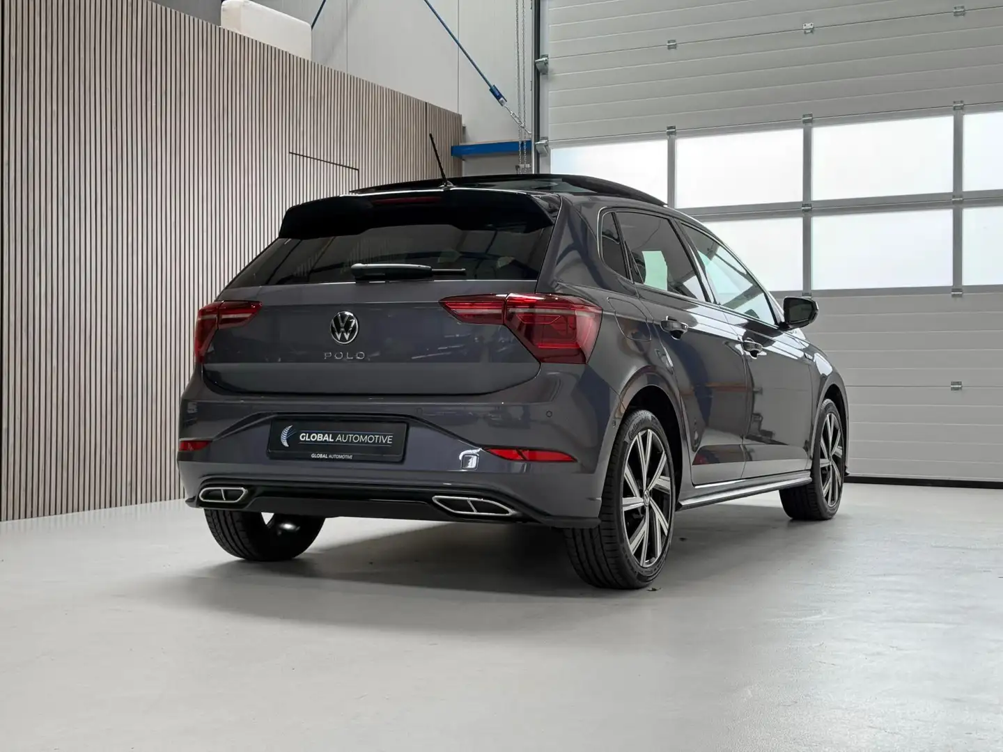 Volkswagen Polo 1.0 TSI R-Line 110PK - PANODAK - AUTOMAAT - VIRTUA Gris - 2