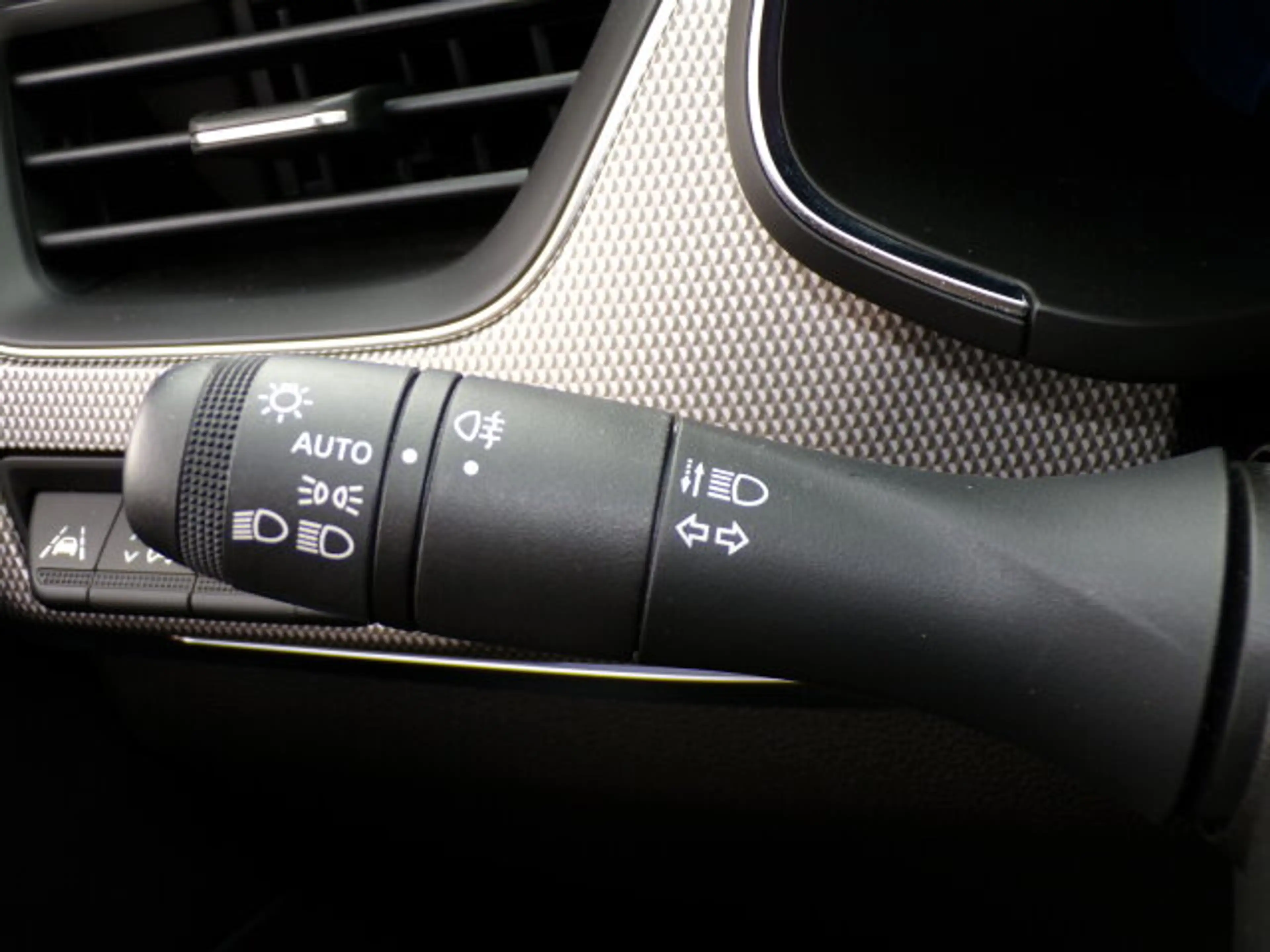 Renault Arkana Arkana 1.6 E-TECH Hybrid 145 Intens LED — photo 13