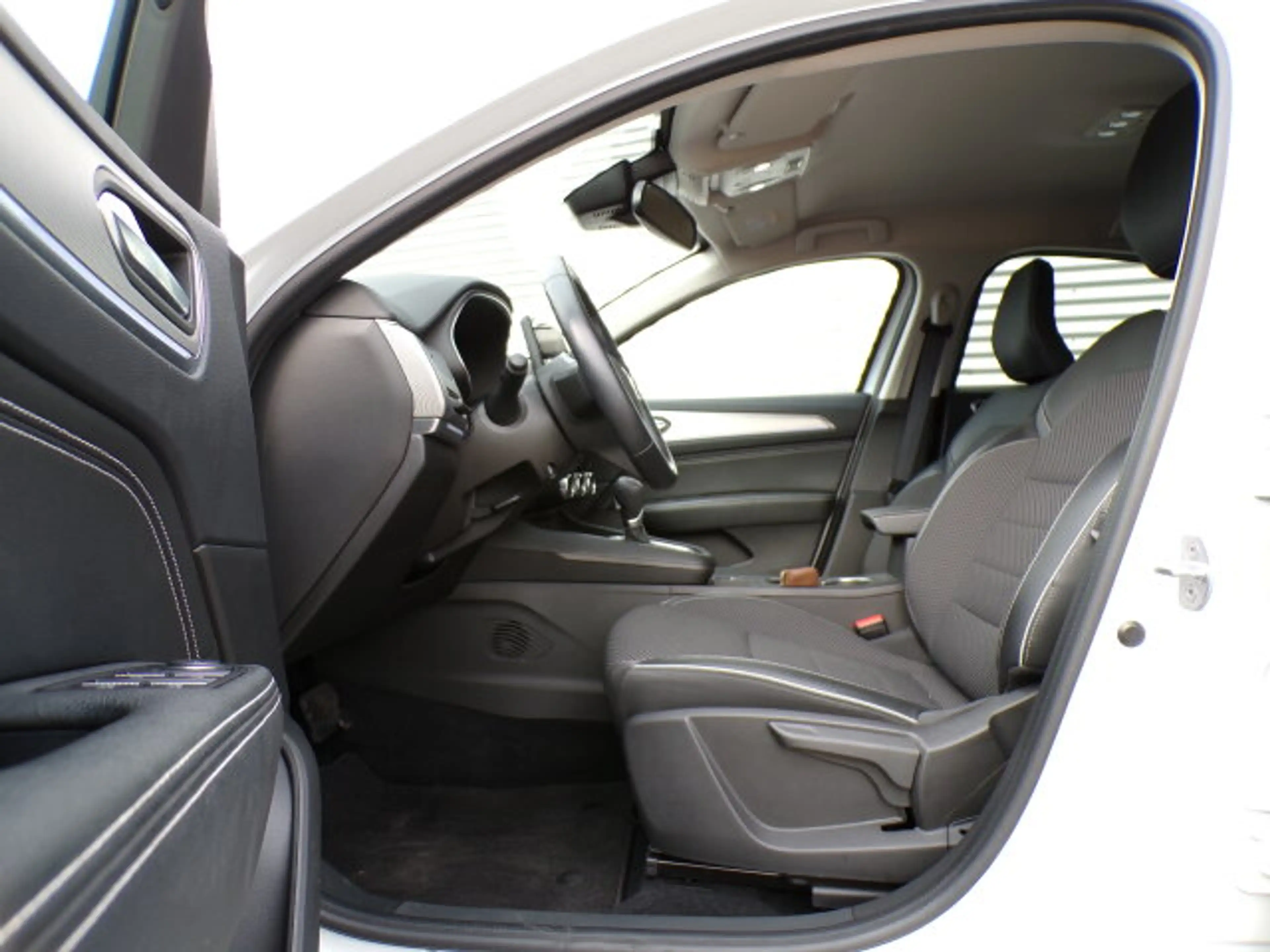 Renault Arkana Arkana 1.6 E-TECH Hybrid 145 Intens LED — photo 6