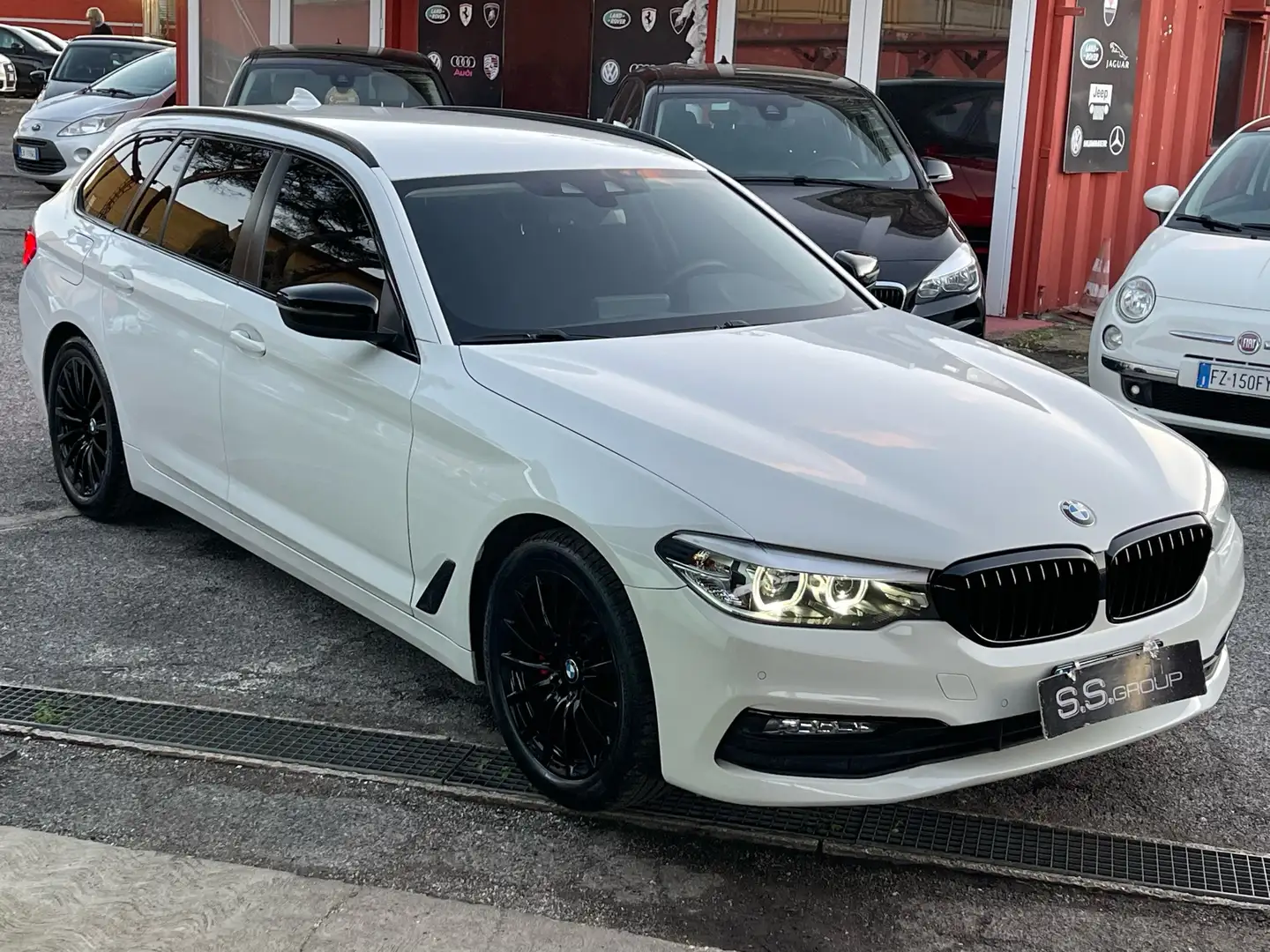 BMW 520 520d Touring Sport-rate-garanzia-permute - 1