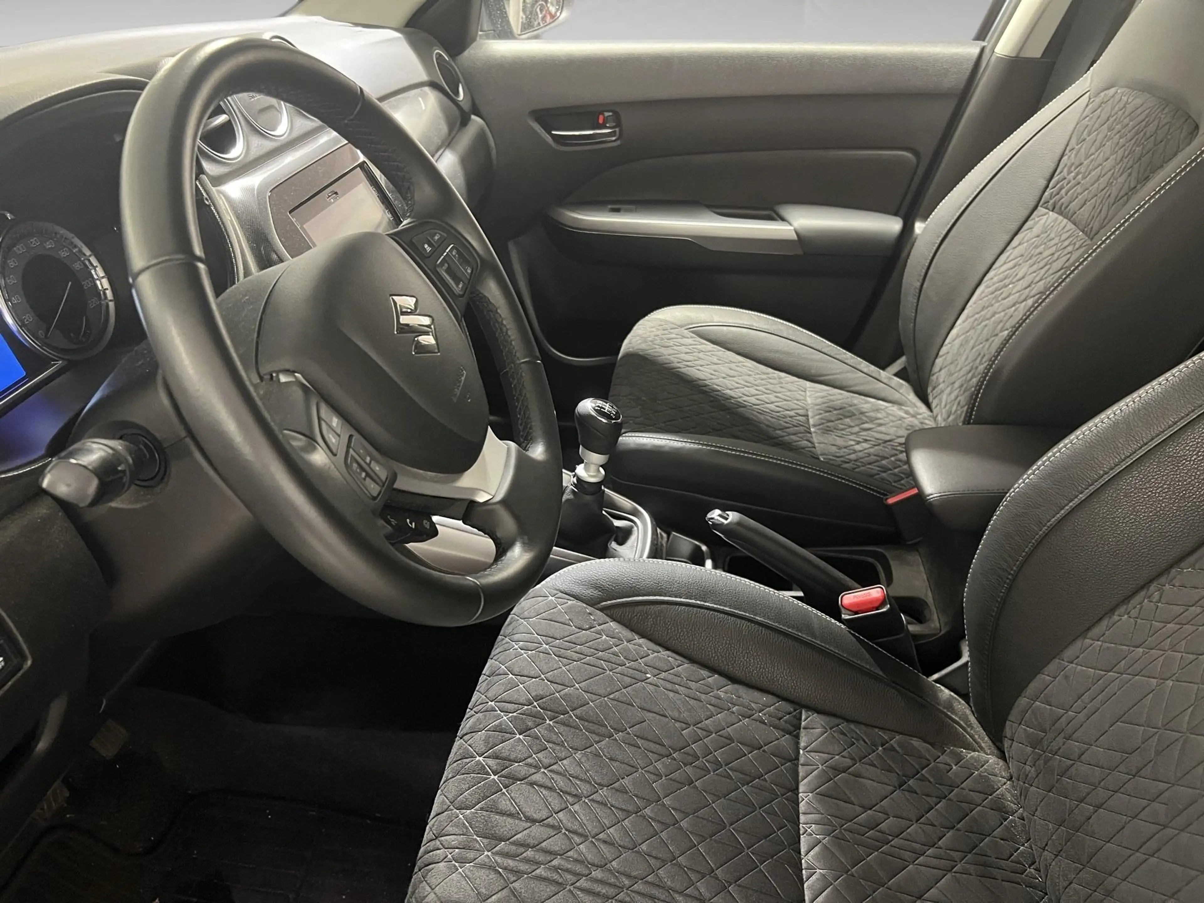 Suzuki Grand Vitara 1.4 Luxe MHEV 2WD — photo 11