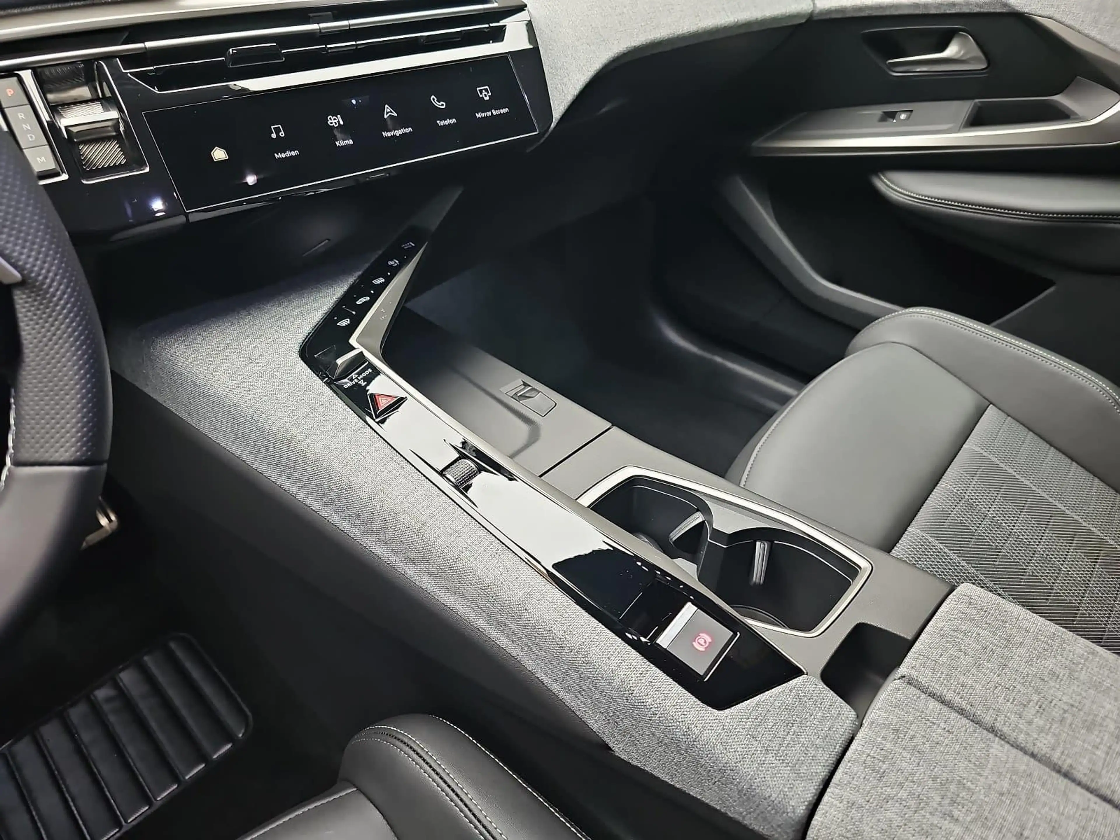 Peugeot 5008 5008 1.2 HYBRID 145 E-DSC6 GT KLIMA LED 7-S DAB 36 — photo 13