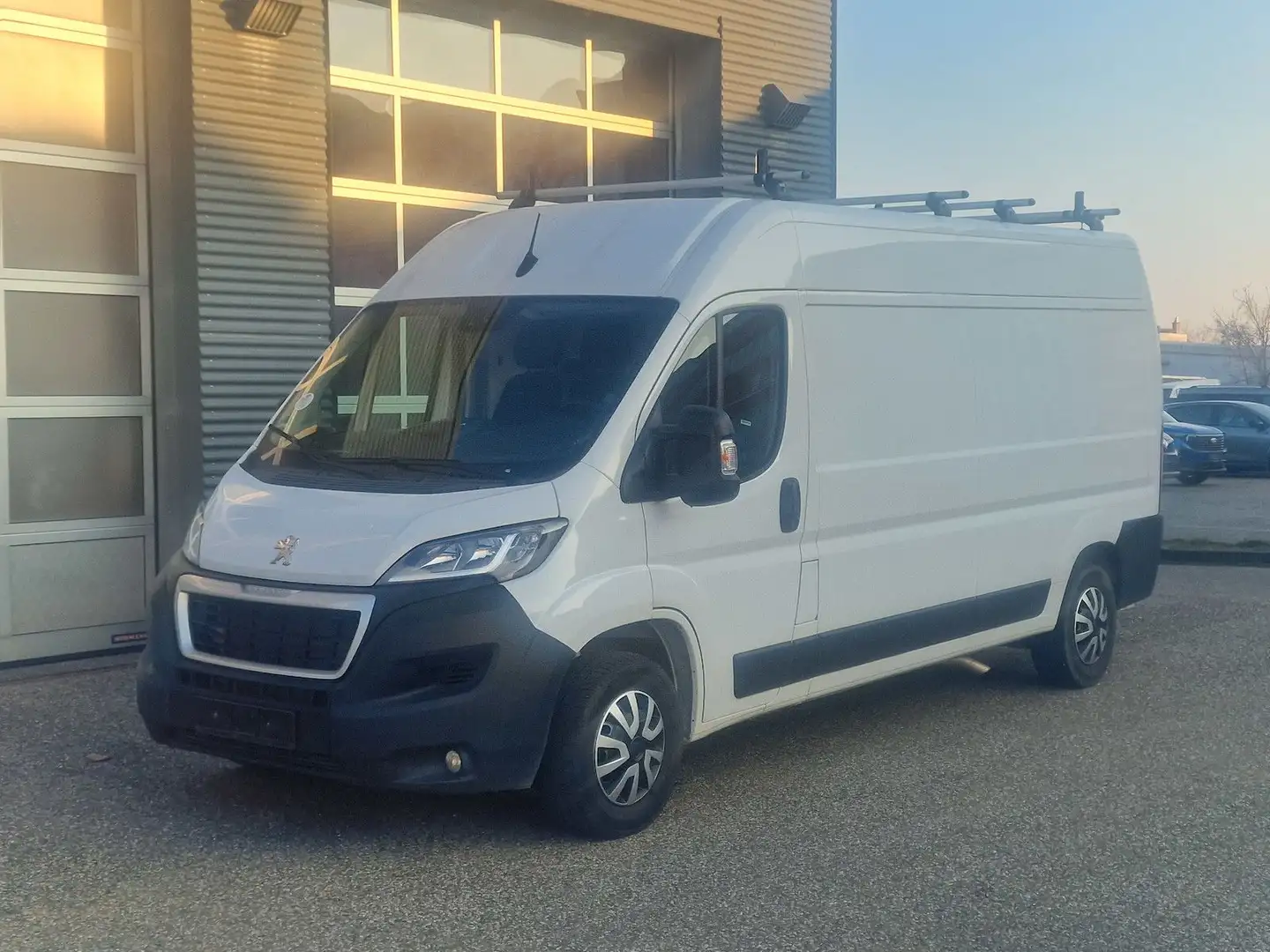 Peugeot Boxer 335 L3H2 Klima NAVI Werkstatt AHK Weiß - 1