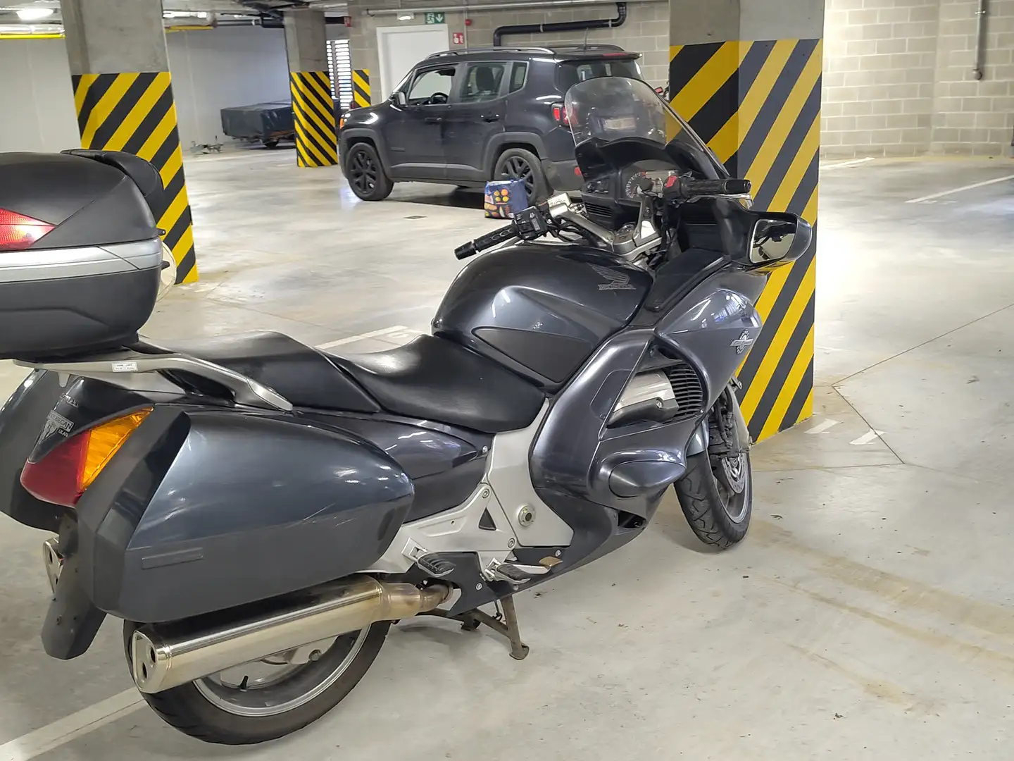 Honda ST 1300 Grey - 2
