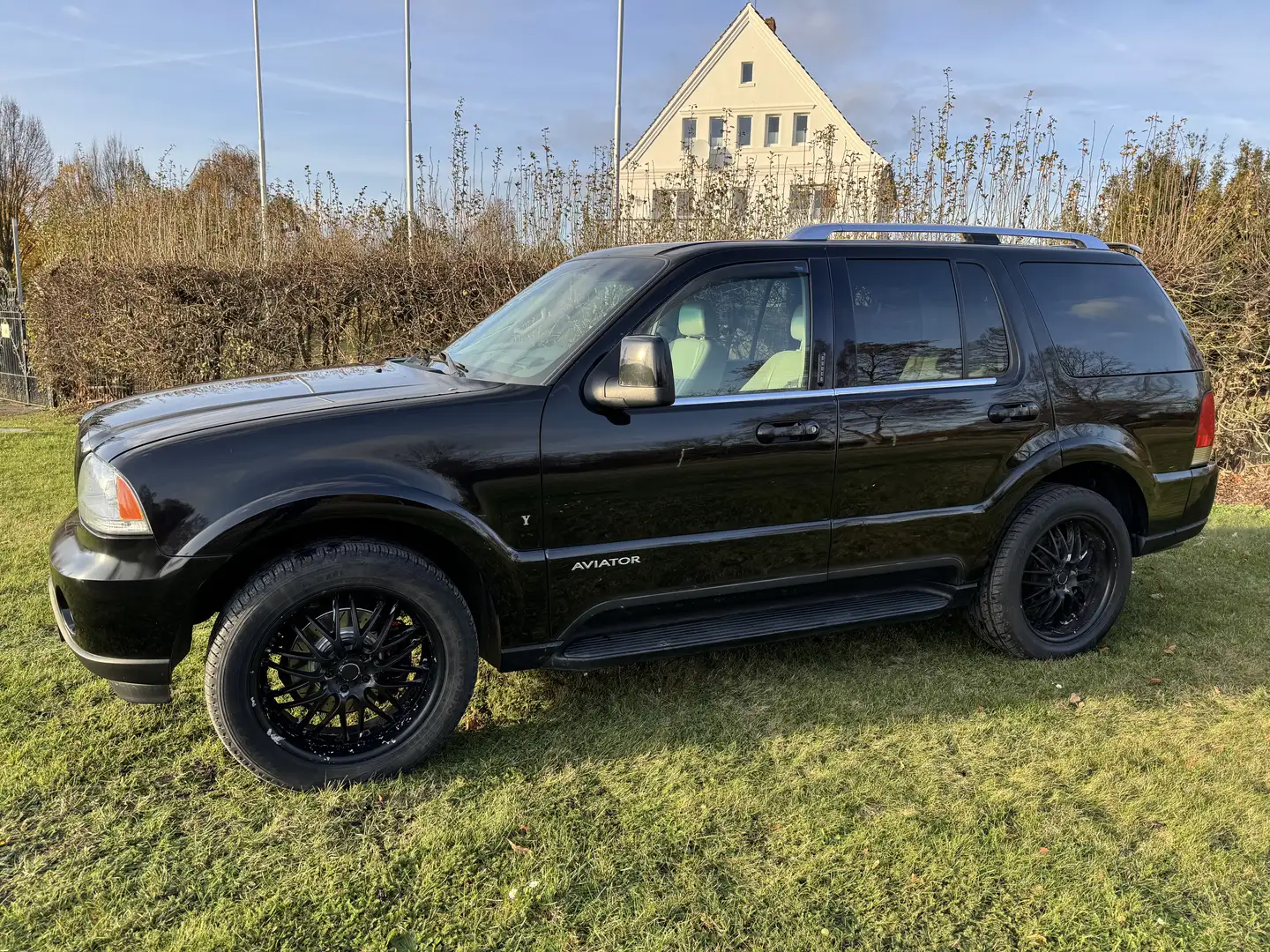 Lincoln Aviator 4X2 4,6 V8 Schwarz - 2