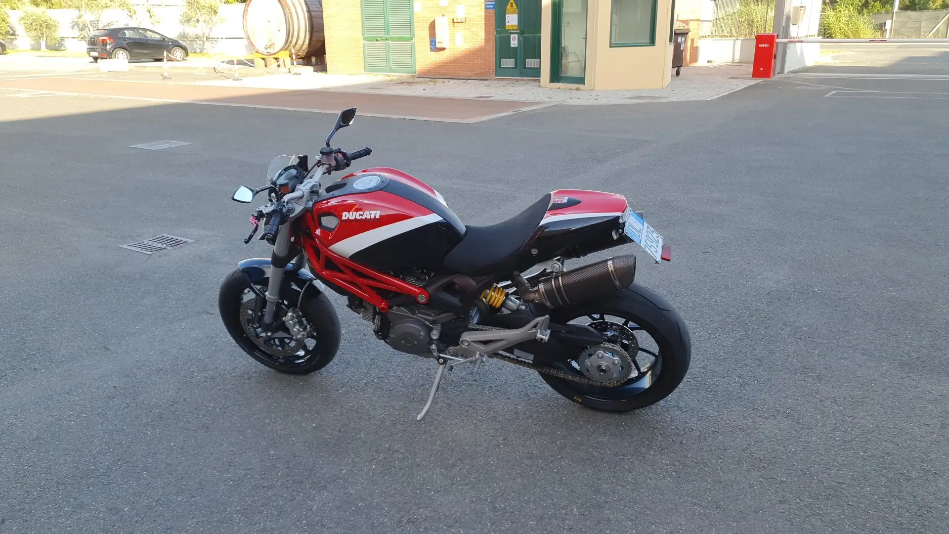 Ducati Monster 1100 Rosso - 1