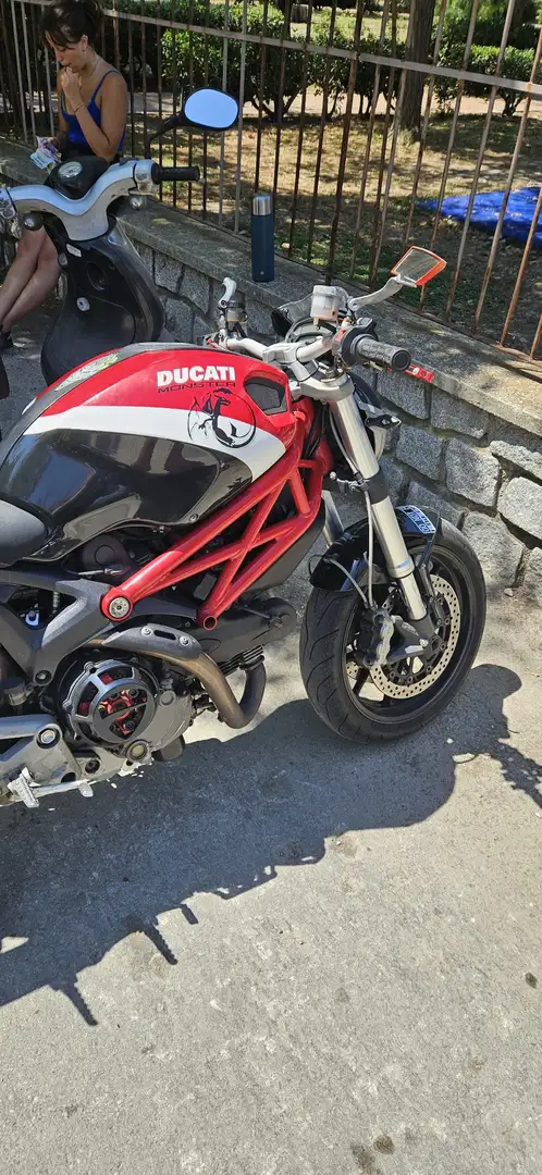 Ducati Monster 1100 Evo Rood - 2