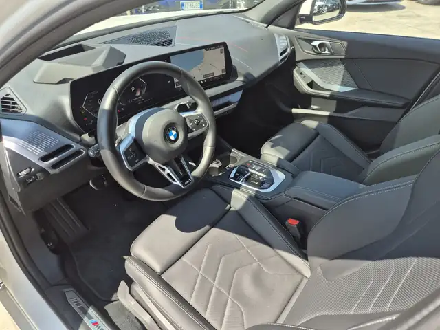 BMW 1 Series view 6