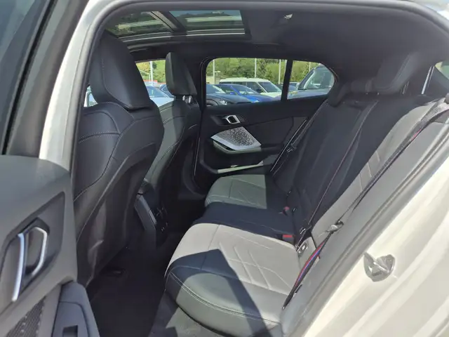 BMW 1 Series view 7