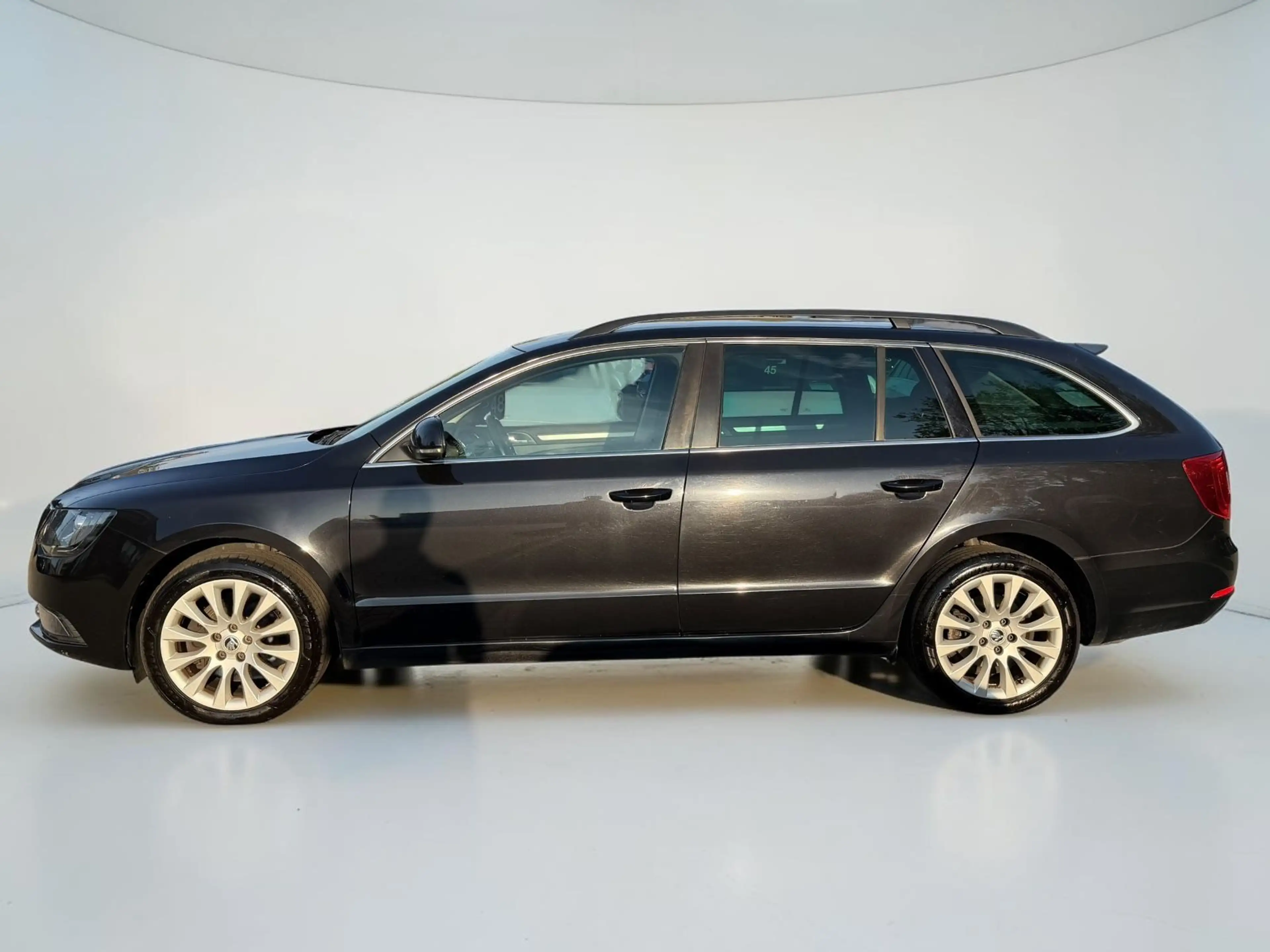 Skoda Superb Combi Exclusive MEMORY*NAVI*XENON*SHZ — photo 11