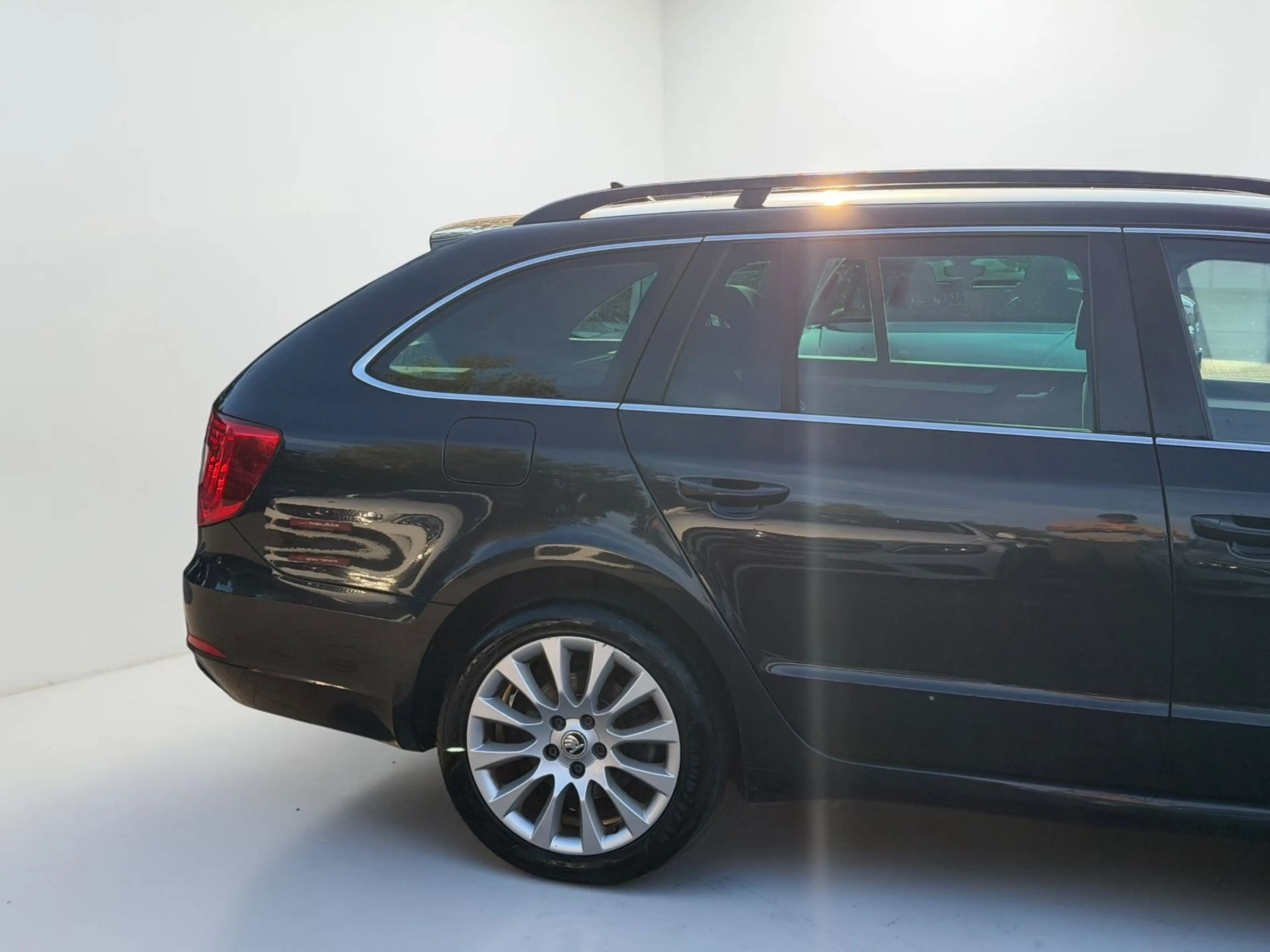 Skoda Superb Combi Exclusive MEMORY*NAVI*XENON*SHZ — photo 5