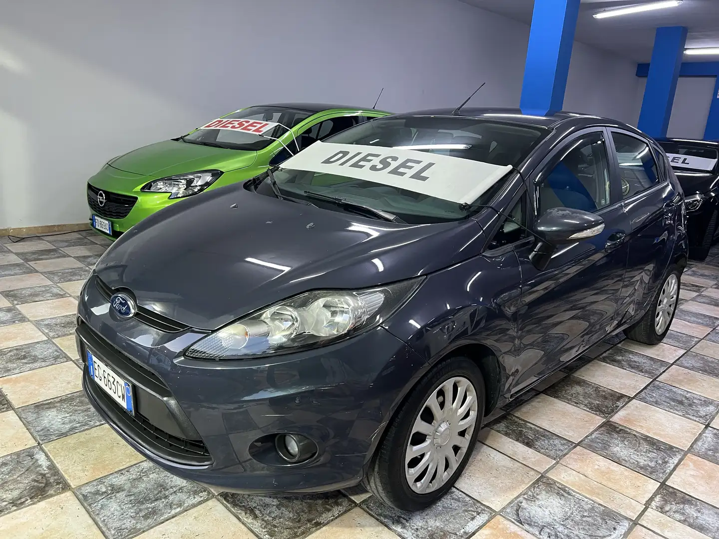 Ford Fiesta 5p 1.4 tdci Titanium MOTORE PERFETTO GARANTITO - 2