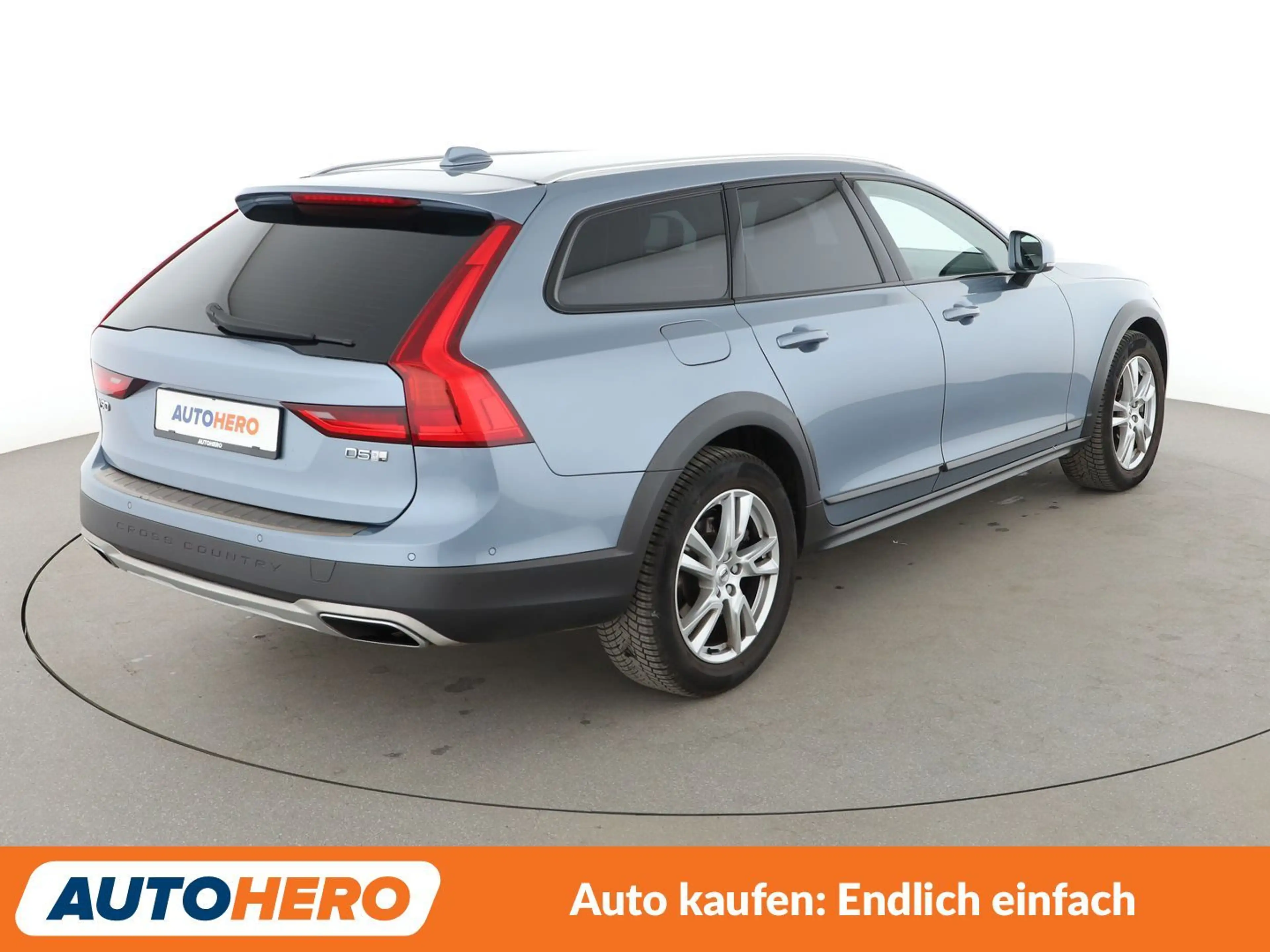 Volvo V90 Cross Country 2.0 D5 AWD Aut.*NAV*HUD*TEMP*CAM*PDC*SHZ*ALU* — photo 6