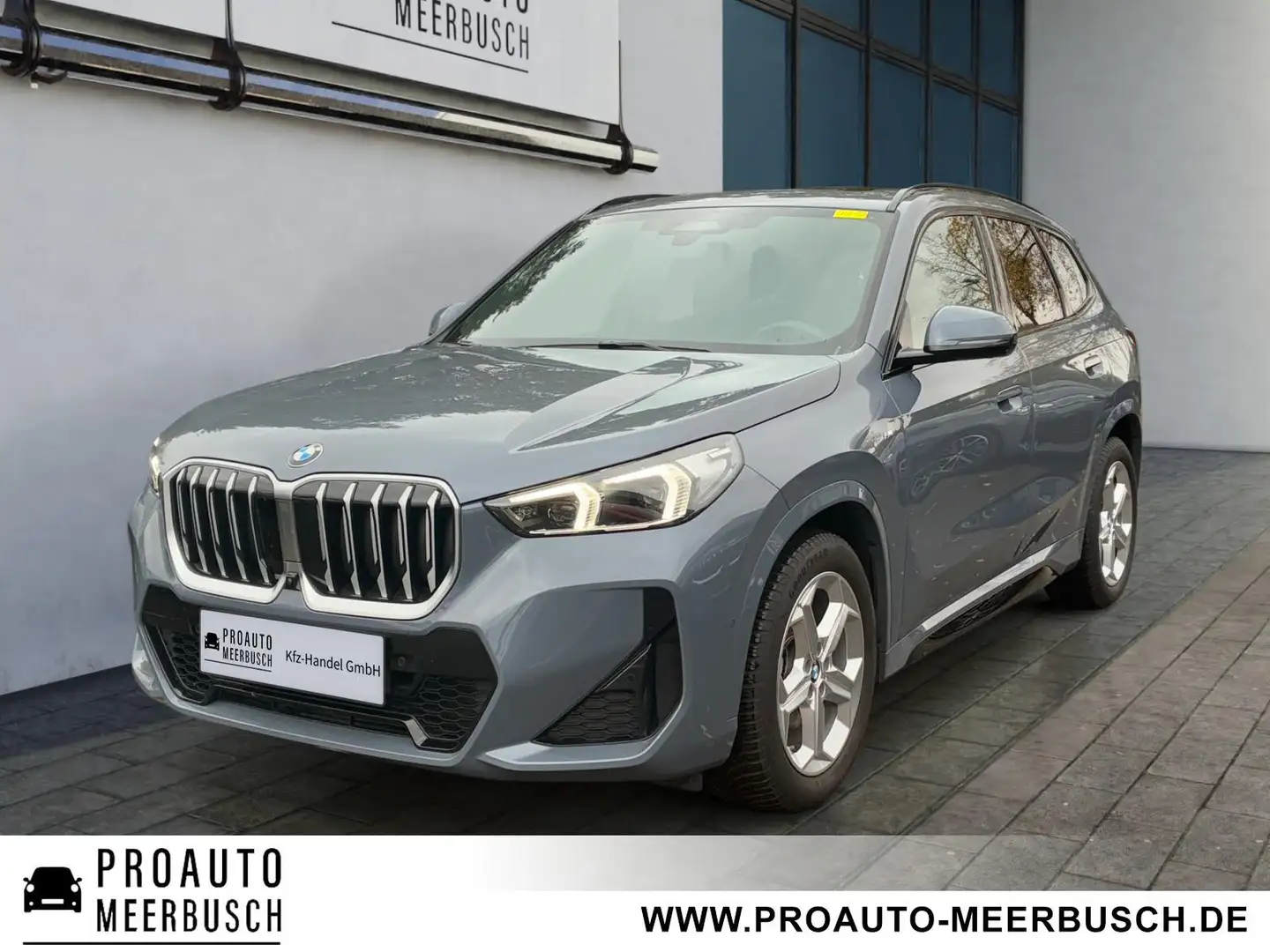 BMW X1 20d xDrive M Sport MMRY/ADAPTLED/HUD/PANO/360° Grau - 1