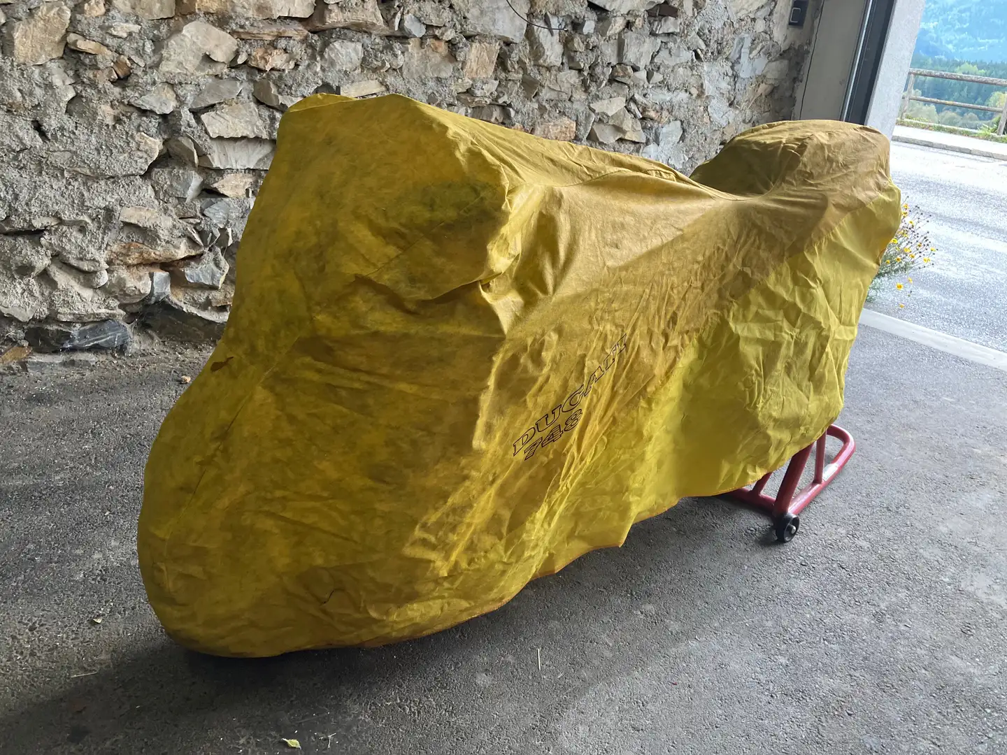 Ducati 748 R Gelb - 1