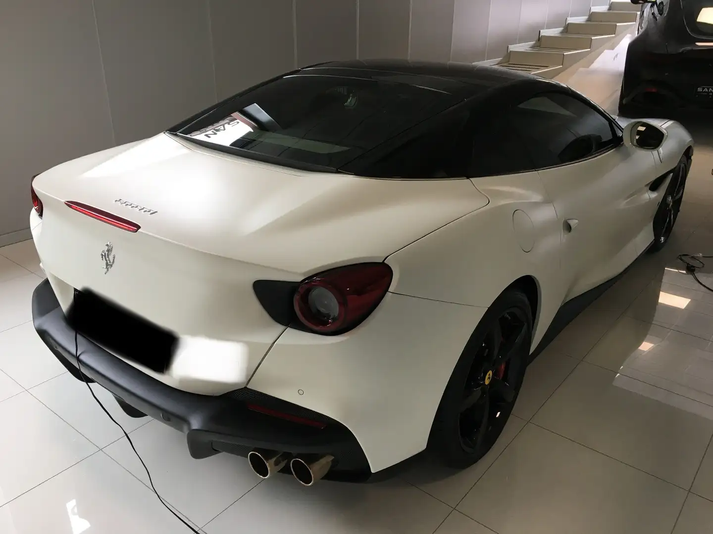 Ferrari Portofino M Bílá - 2