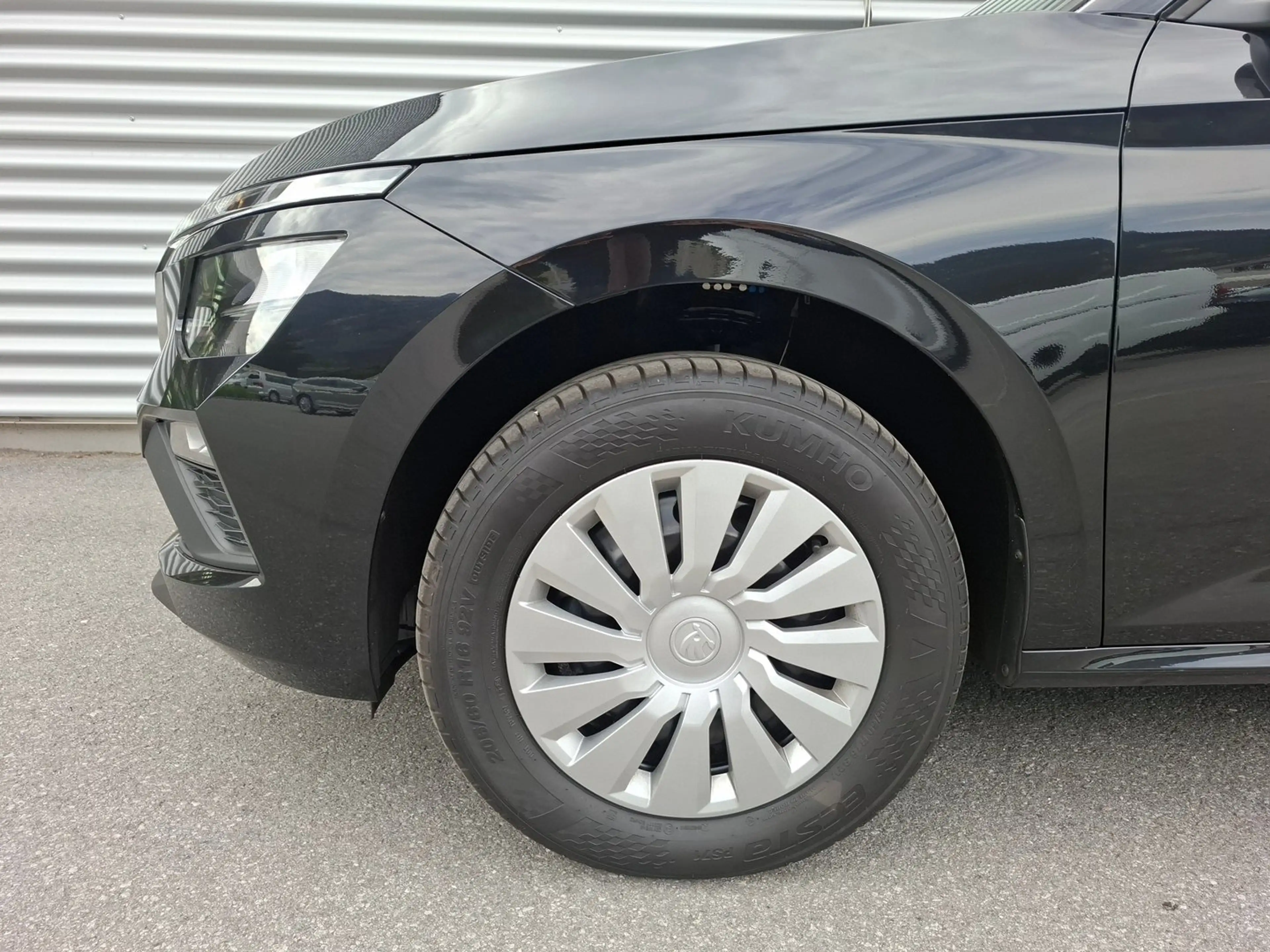 Skoda Kamiq Essence TSI — photo 4