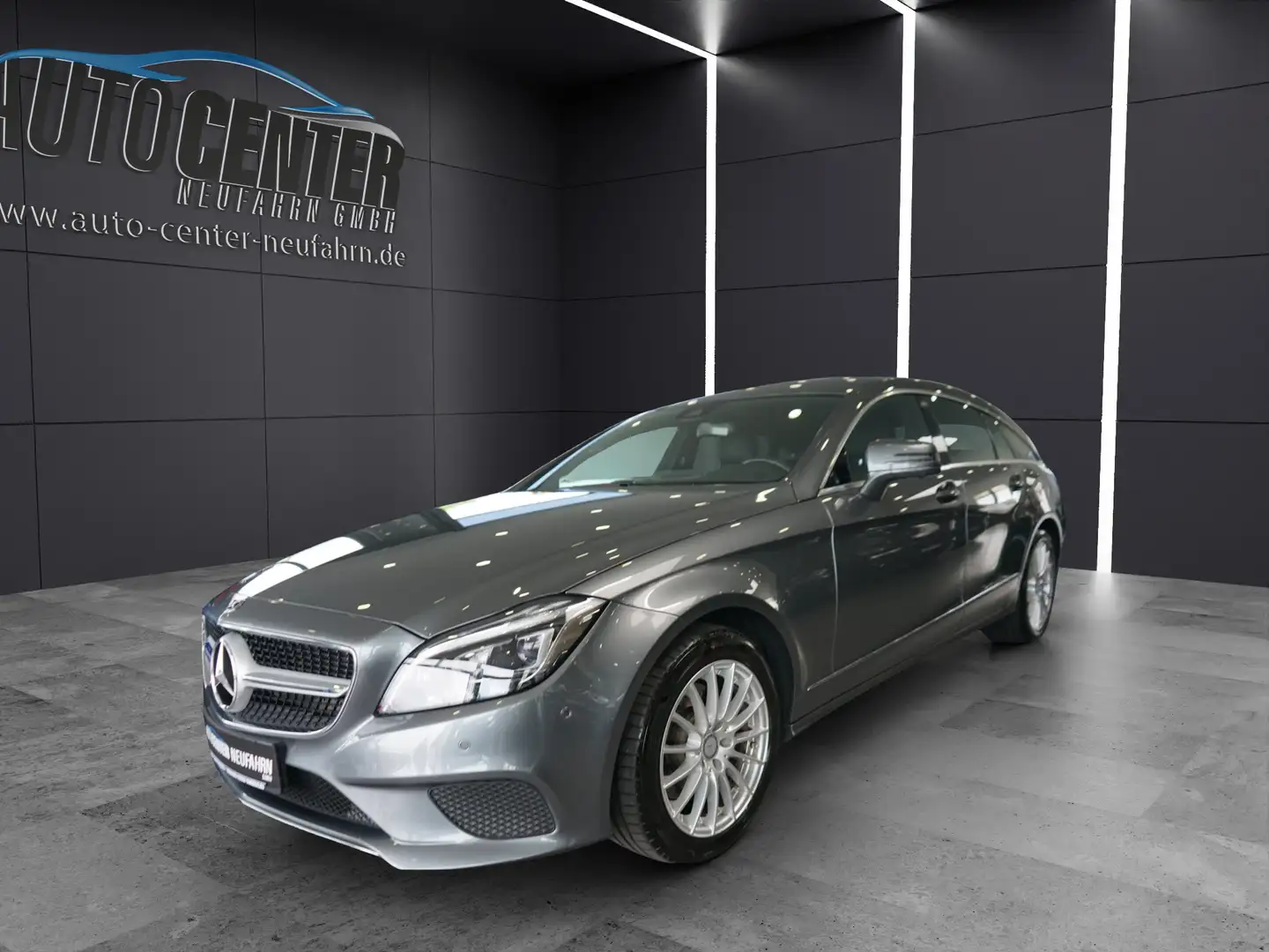 Mercedes-Benz CLS 250 BlueTec   d 4Matic NAVI+AHK+KAMERA 360°+ Grau - 1