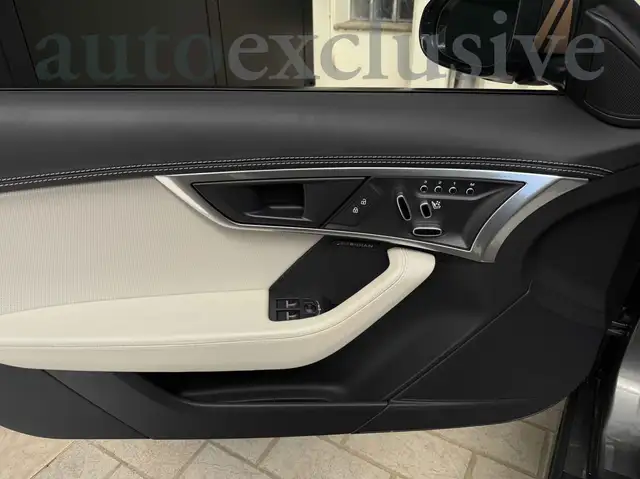 Jaguar F-Type view 13