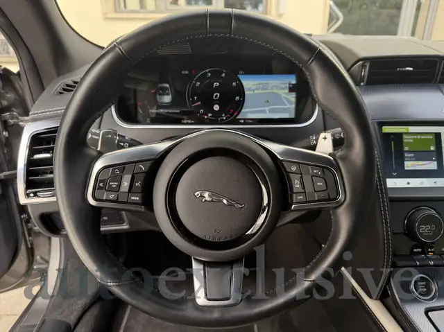 Jaguar F-Type view 9