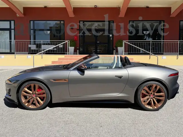 Jaguar F-Type view 3