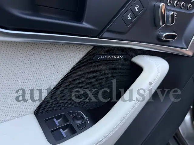 Jaguar F-Type view 14
