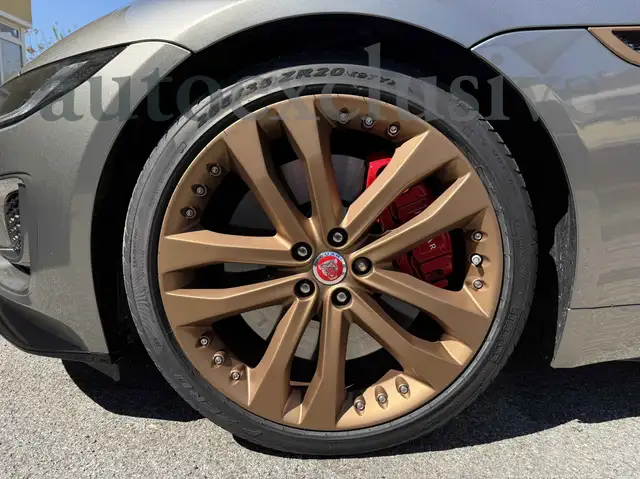 Jaguar F-Type view 5