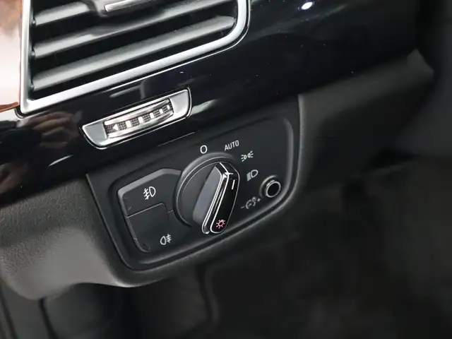Audi A8 view 29