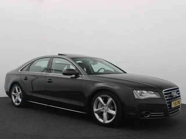 Audi A8 view 20