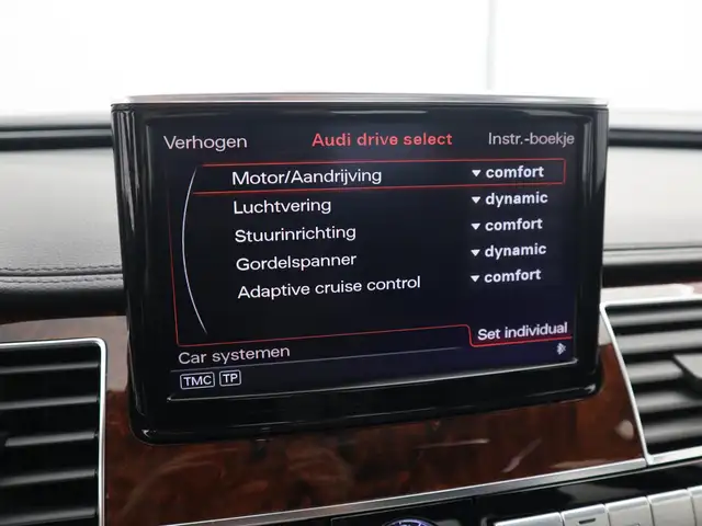Audi A8 view 9