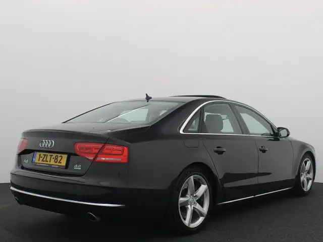 Audi A8 view 18