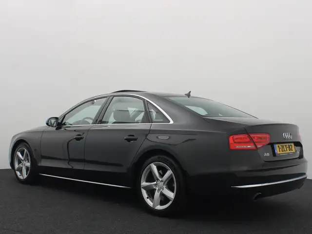 Audi A8 view 3