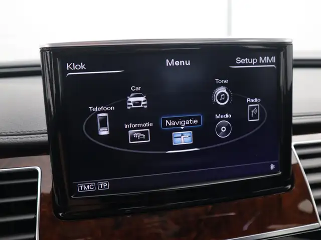 Audi A8 view 10