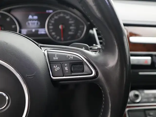 Audi A8 view 26