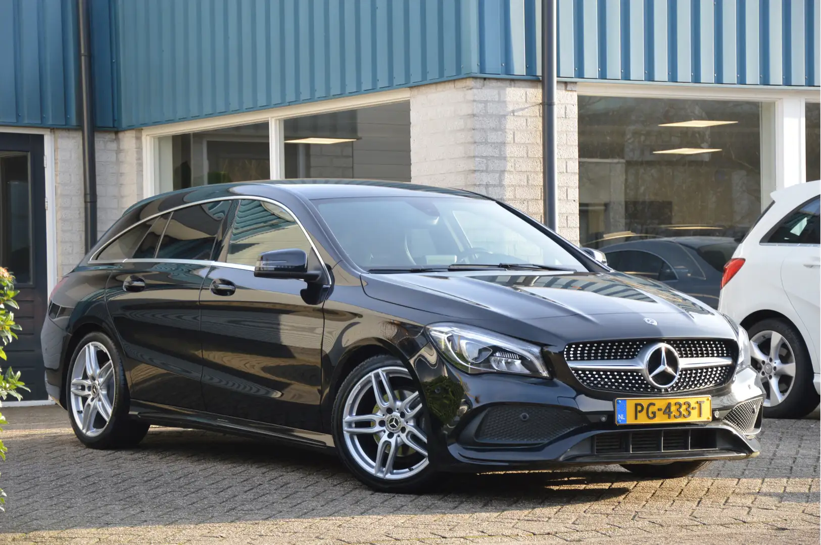 Mercedes-Benz CLA 180 Shooting Brake Business Solution AMG | AUTOMAAT | Negro - 2