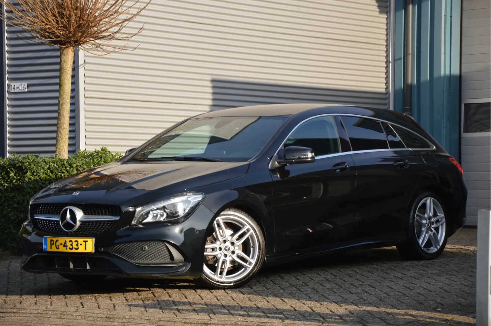 Mercedes-Benz CLA 180 Shooting Brake Business Solution AMG | AUTOMAAT | Nero - 1