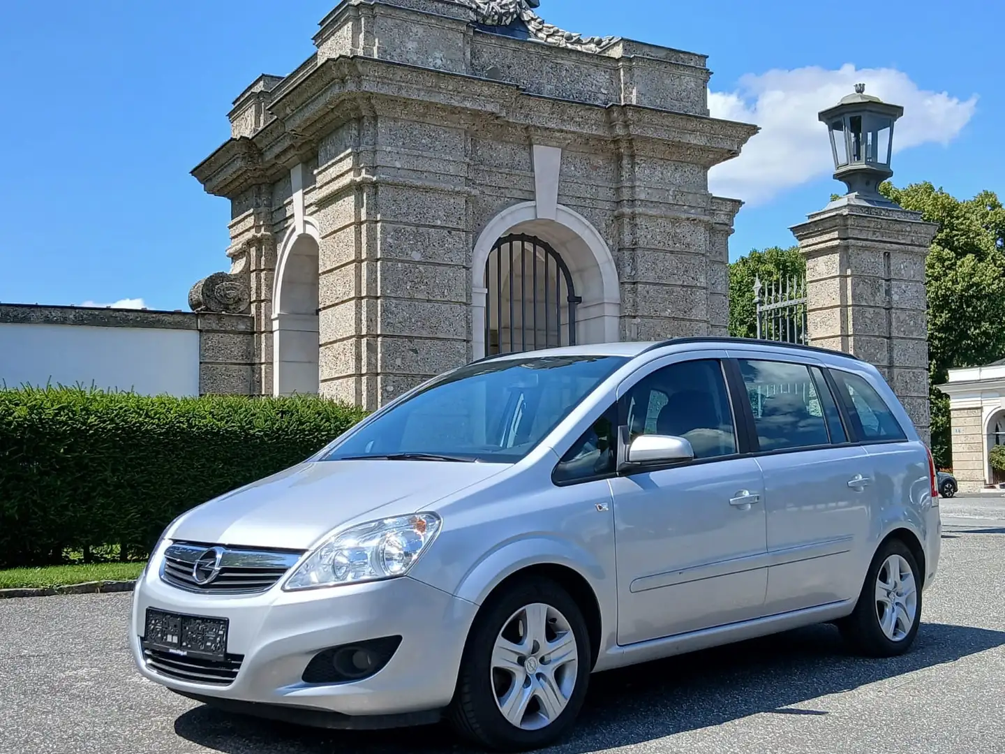 Opel Zafira 7 Sitze | Pickerl NEU | Top gepflegt |  Navi Grau - 1