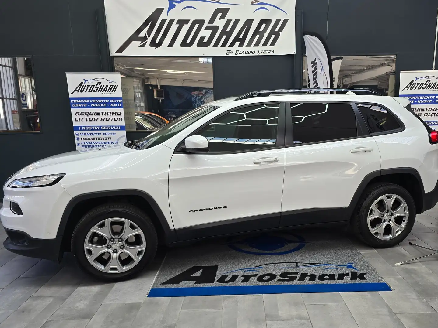 Jeep Cherokee Cherokee V 2014 2.2 mjt II Night Eagle 4wd 185cv Bianco - 1