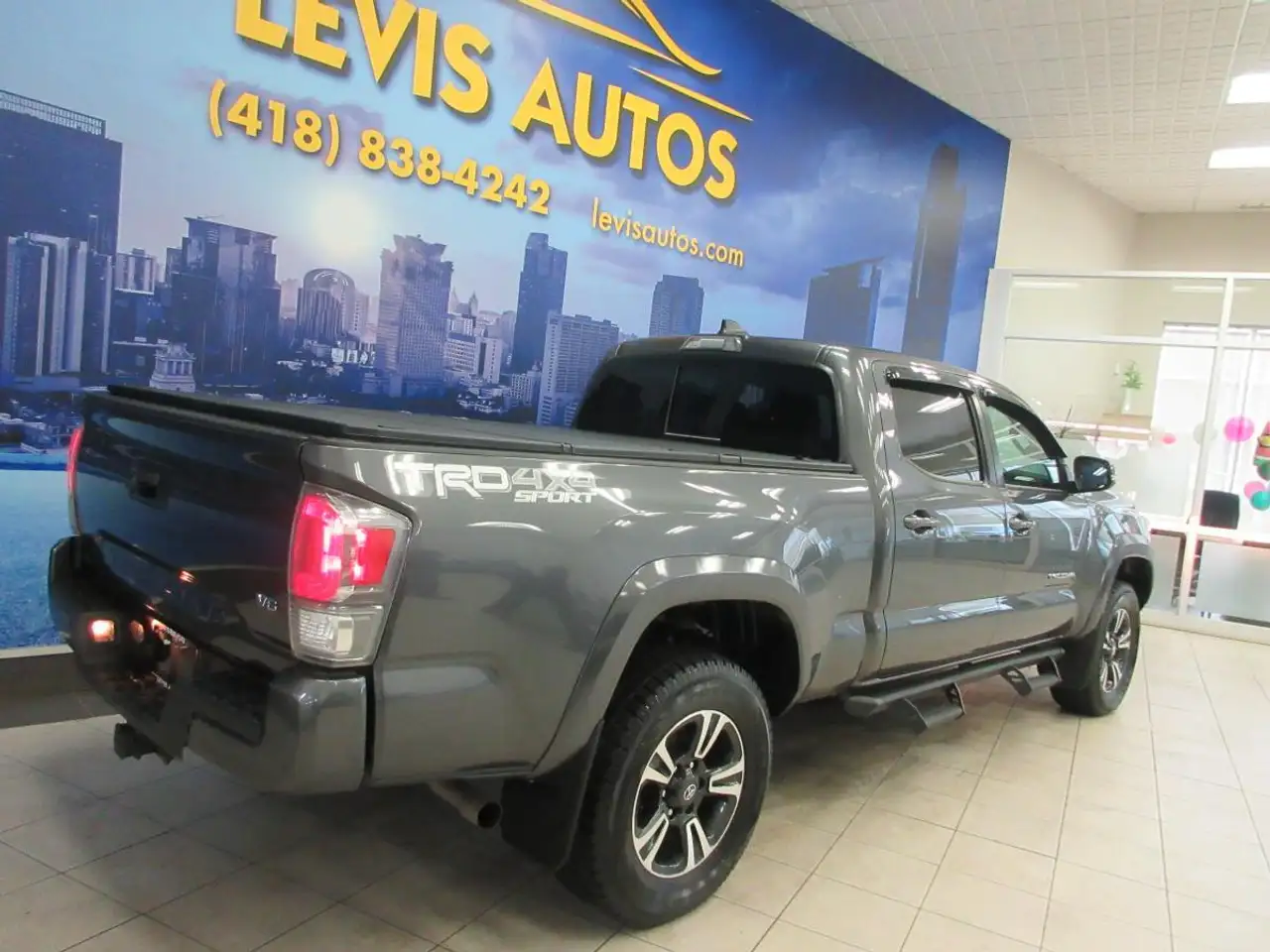 Toyota Tacoma снимка Toyota Tacoma