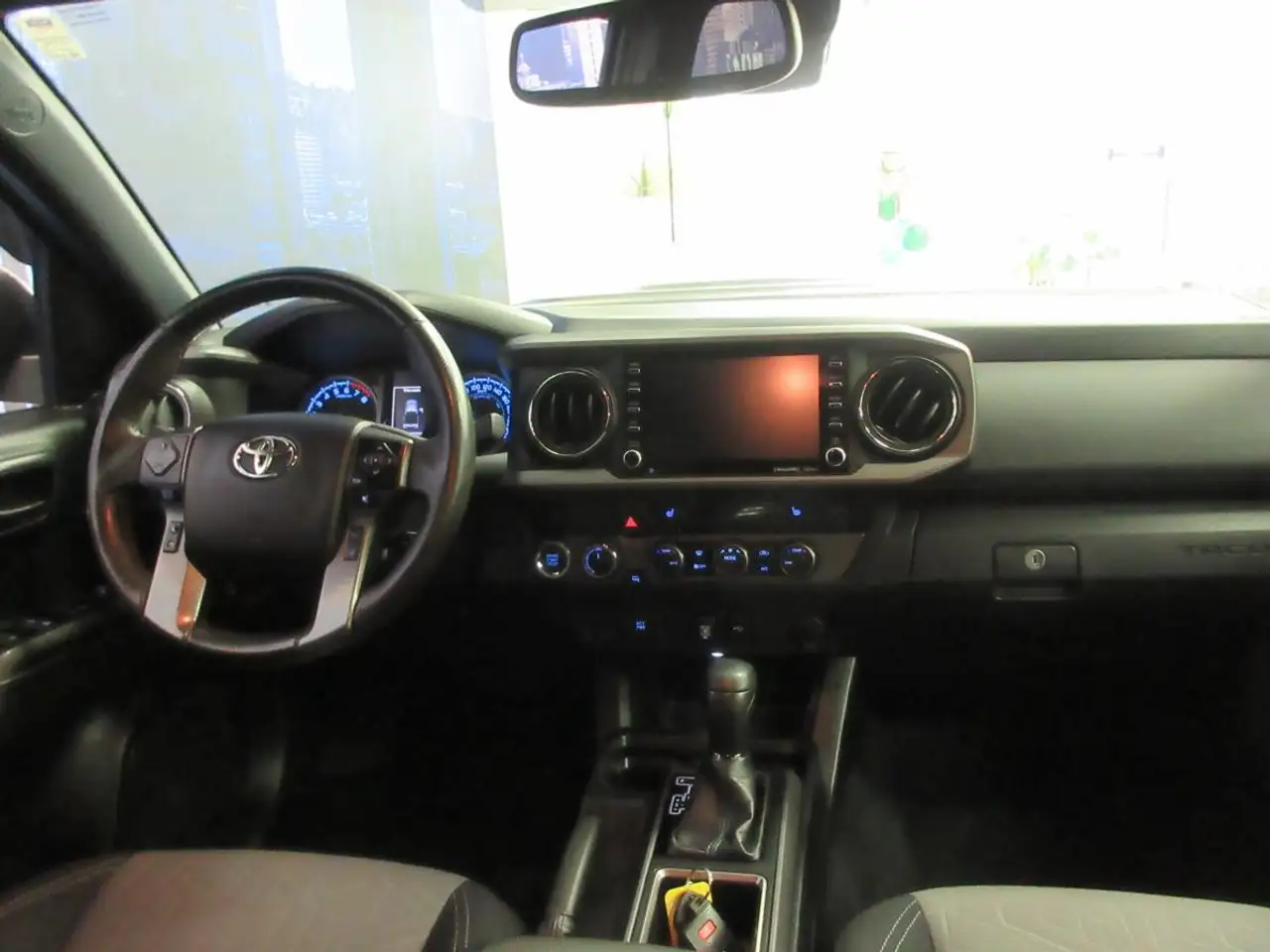 Toyota Tacoma снимка Toyota Tacoma