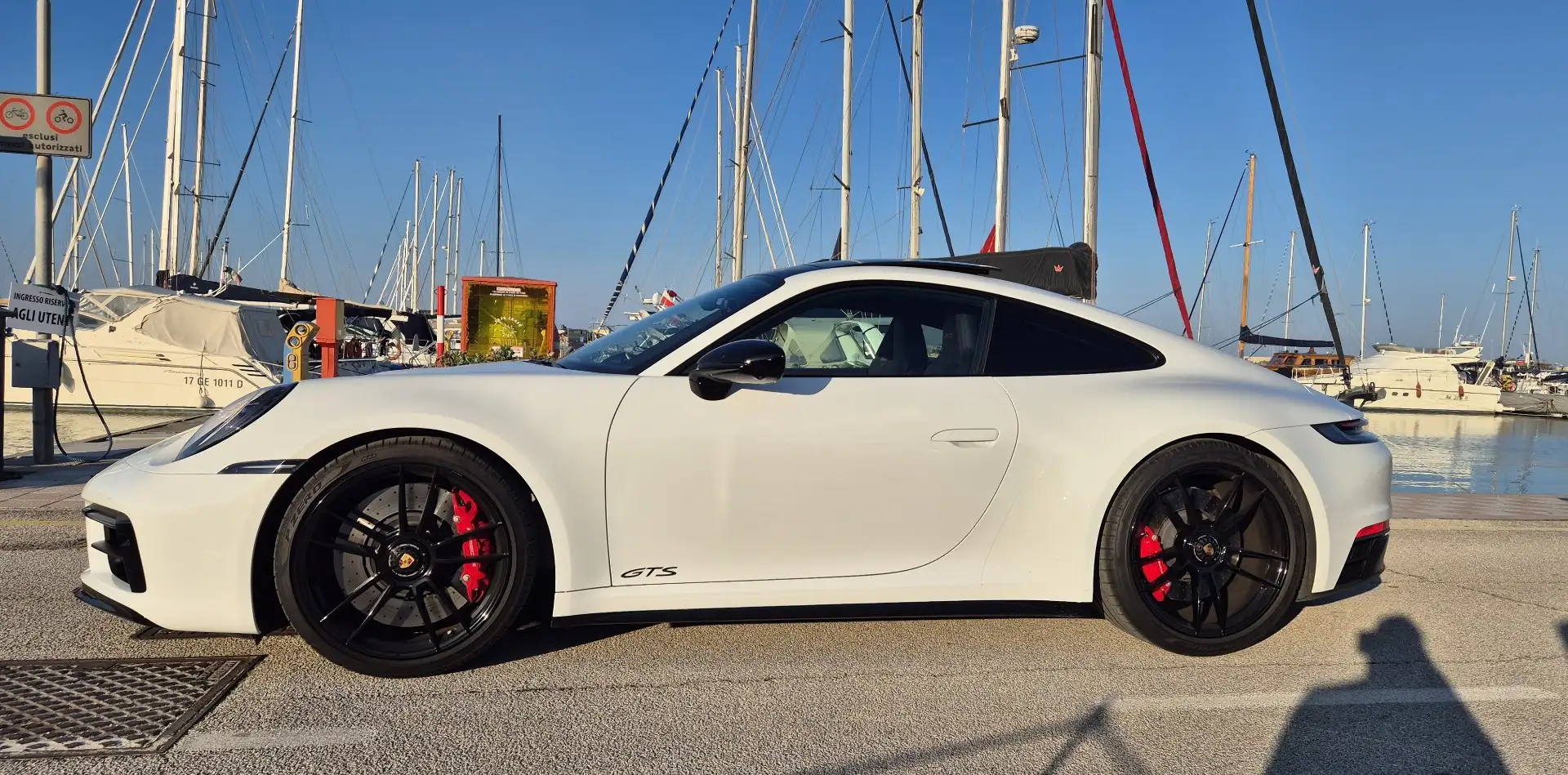 Porsche 992 911 Coupe 3.0 Carrera 4 GTS auto - 2