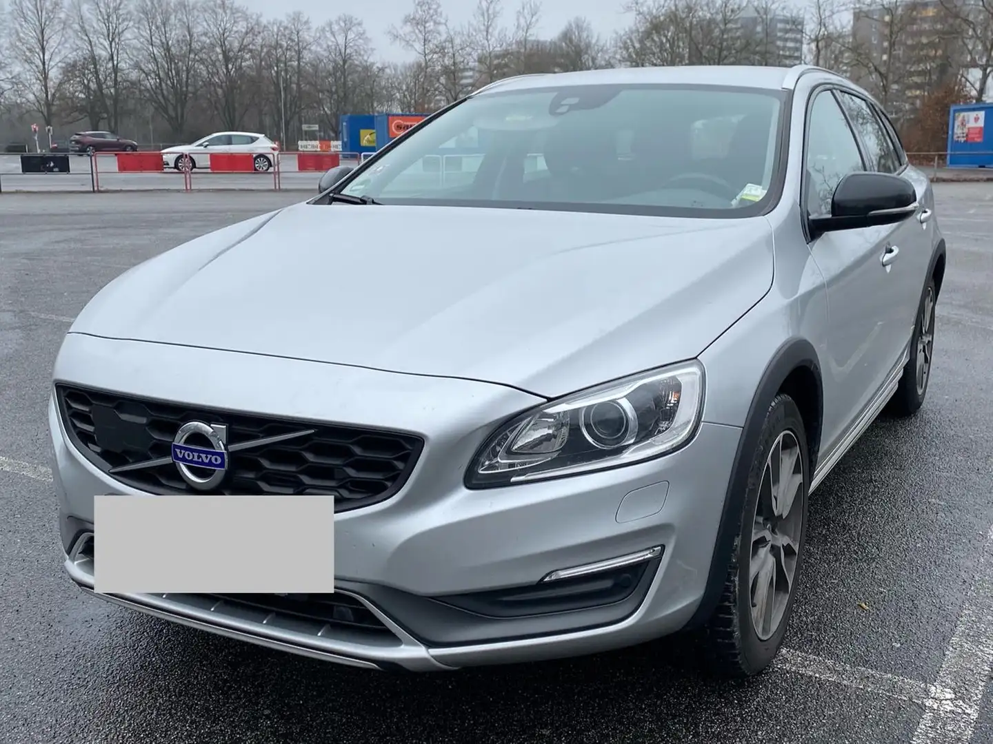 Volvo V60 Cross Country V60 Cross Country D4 Geartronic Momentum Silver - 1